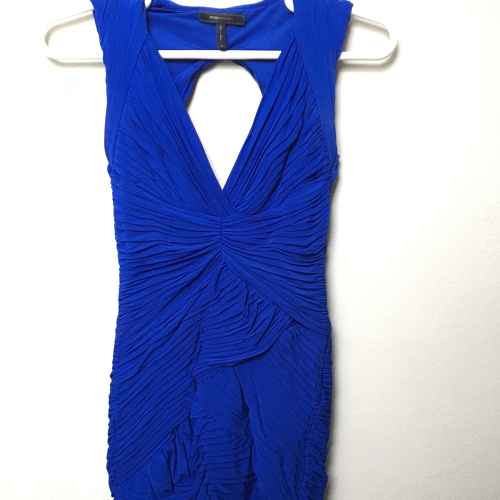 NWOT BCBG Edesa
Shirred V-Neck Cocktail Dress M